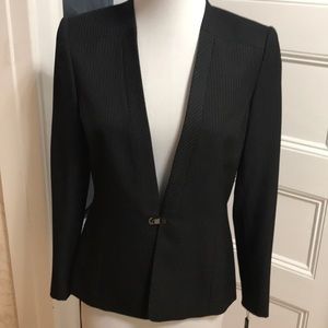 Tahari 3 piece pants suit.  Size 8. Pinstripe